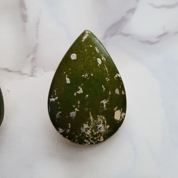 Vintage Wooden Tear Drop Clip On Earrings - Picture 2 of 4